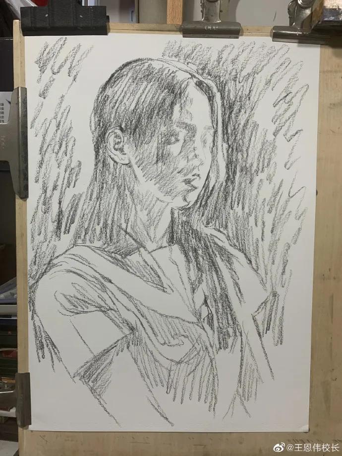 他画遍所有明星，画谁像谁，肖战、热巴、刘亦菲眼神看醉了