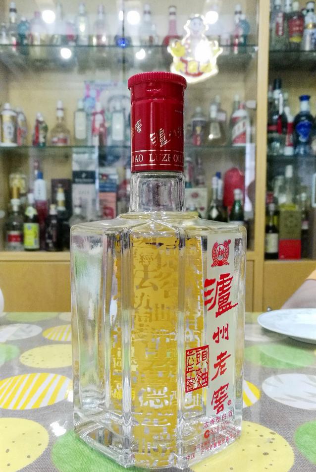两杯左右的白酒推荐哪一款,单瓶50元白酒哪些好喝