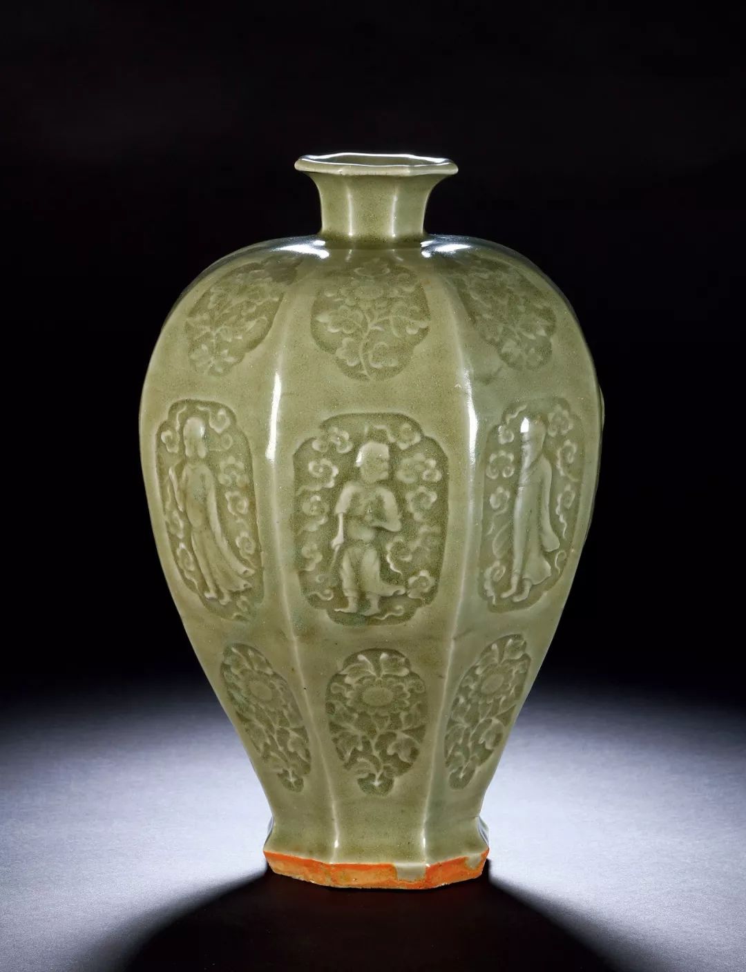 香港拍卖过亿的瓷器图片,香港保利瓷器拍卖图片