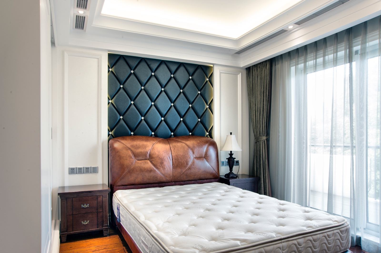 免布线双控开关接线视频,单开双控带插座布线和接线方法