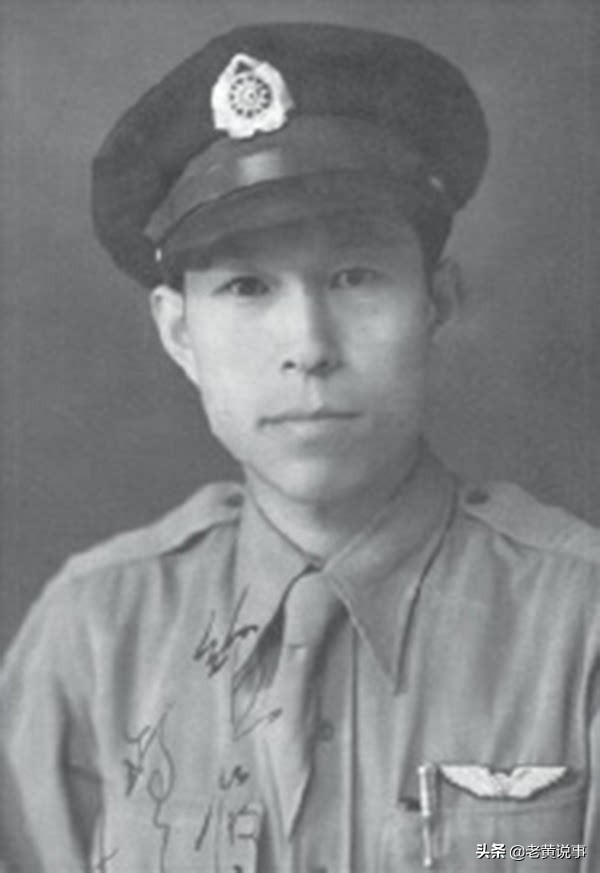 击落日机8.5架的抗战英雄，92岁病逝美国，有个妹妹叫王光美