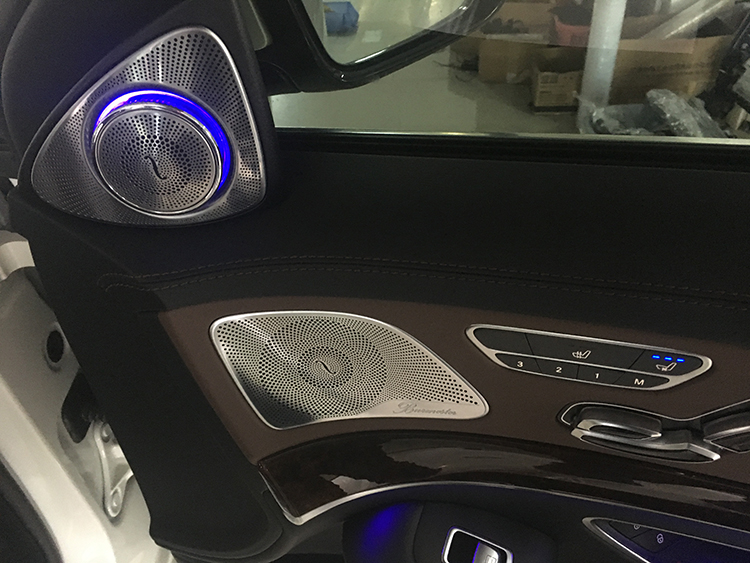 奔驰s320柏林之声带旋转么,奔驰s320柏林之声怎么调均衡器