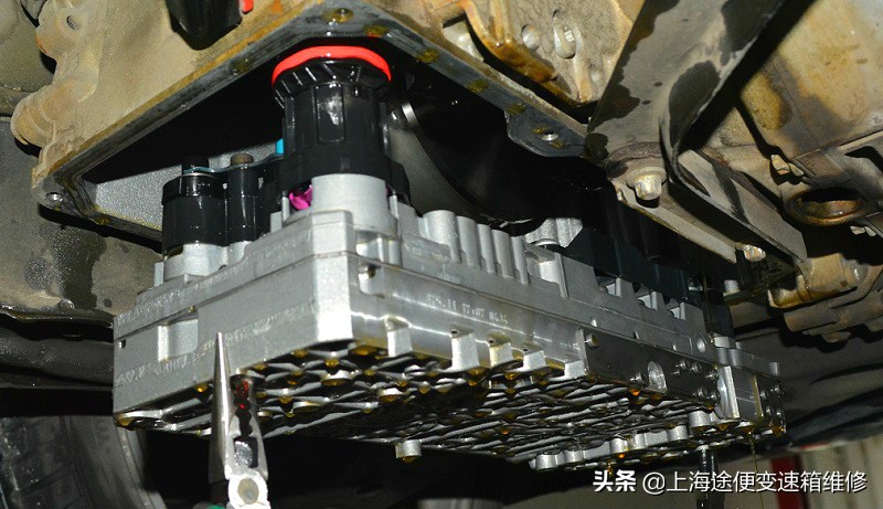 奔驰b200变速箱原地挂挡顿挫,奔驰b200臻藏版