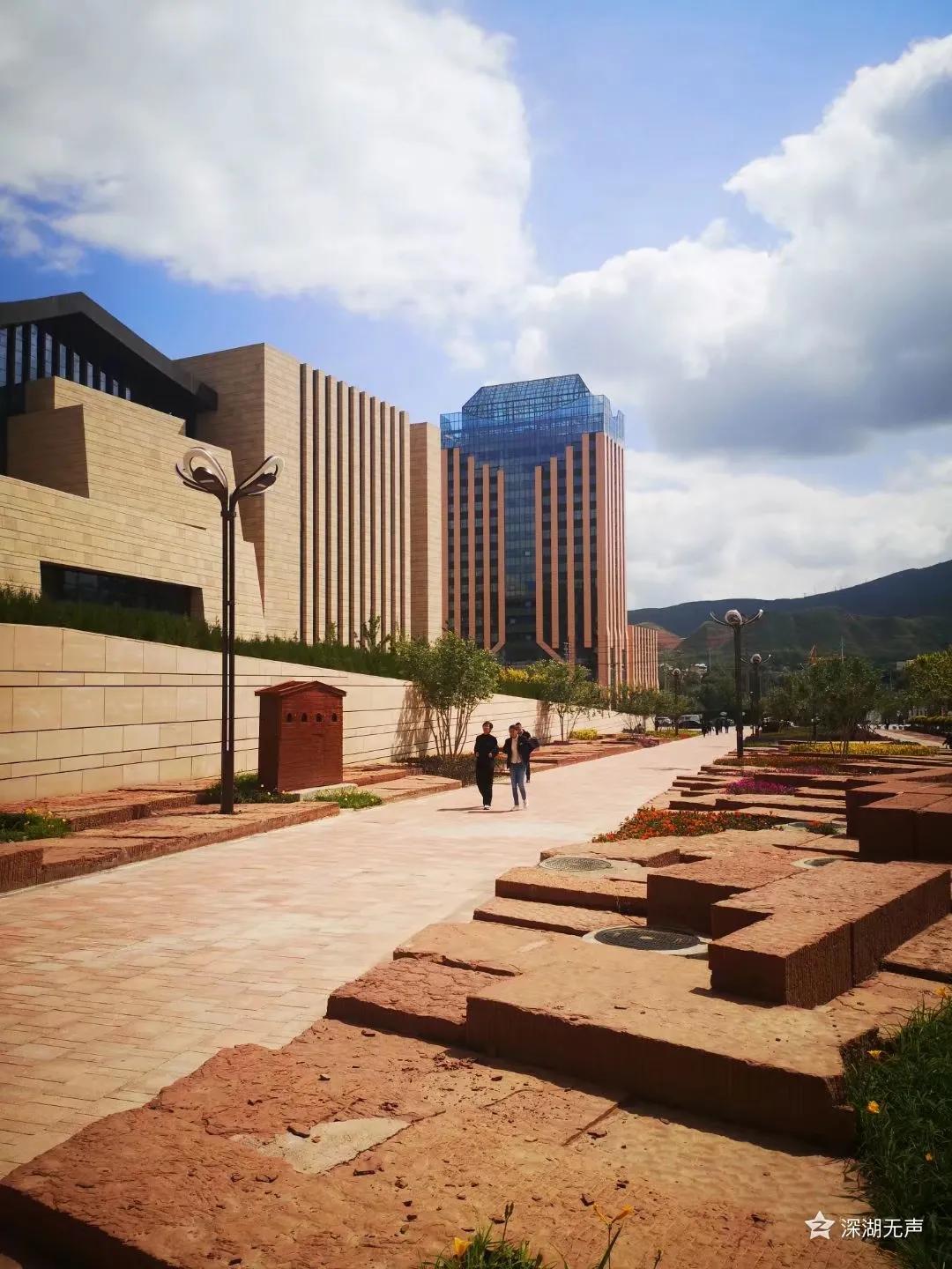 西宁一座美丽城市,西宁有哪些特色建筑名称