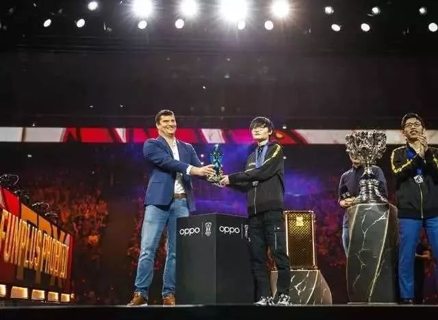 lollv联名有哪些,lv和英雄联盟联名的皮肤多少钱