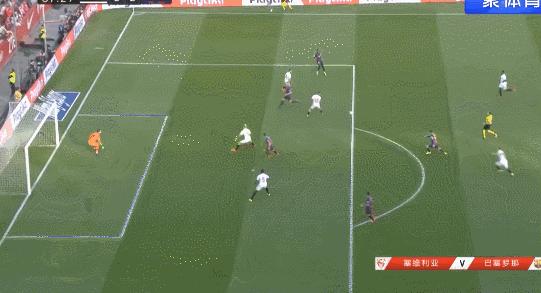 梅西告别赛上演帽子戏法,梅西让全场膜拜的进球