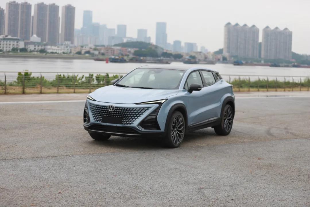 与宝马x1同级别的suv,新款宝马x1大小与长安cs55对比