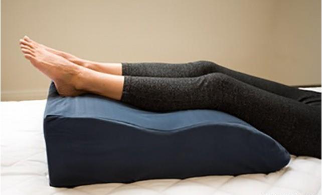 孕期腿肿发硬怎么缓解,孕期腿肿得像猪蹄