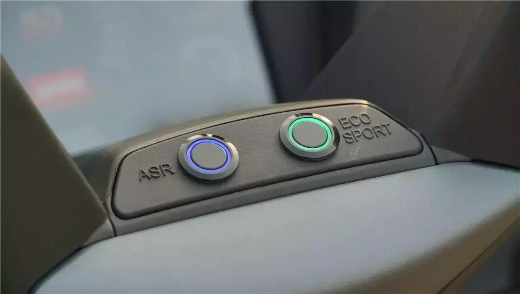 鍜宻rmax300鍚岀骇鐨勮溅,srmax300楠戣鎰熷彈