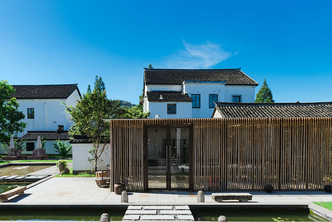 初夏品风凉饭，南北湖商玉客栈，推窗有山水