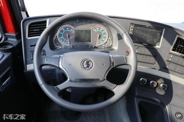 东风天龙4x2港口牵引车,目前最便宜4x2港口牵引车