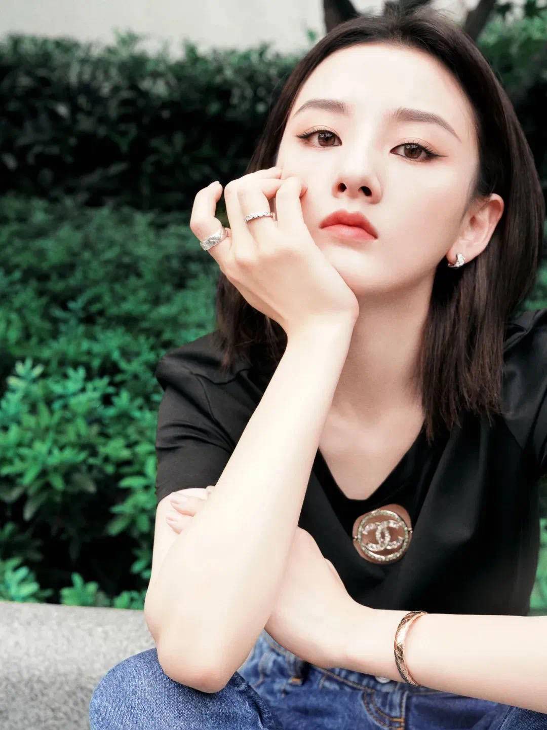 下眼线怎么画不显脏不晕妆,眼线怎么画不戴美瞳都显大