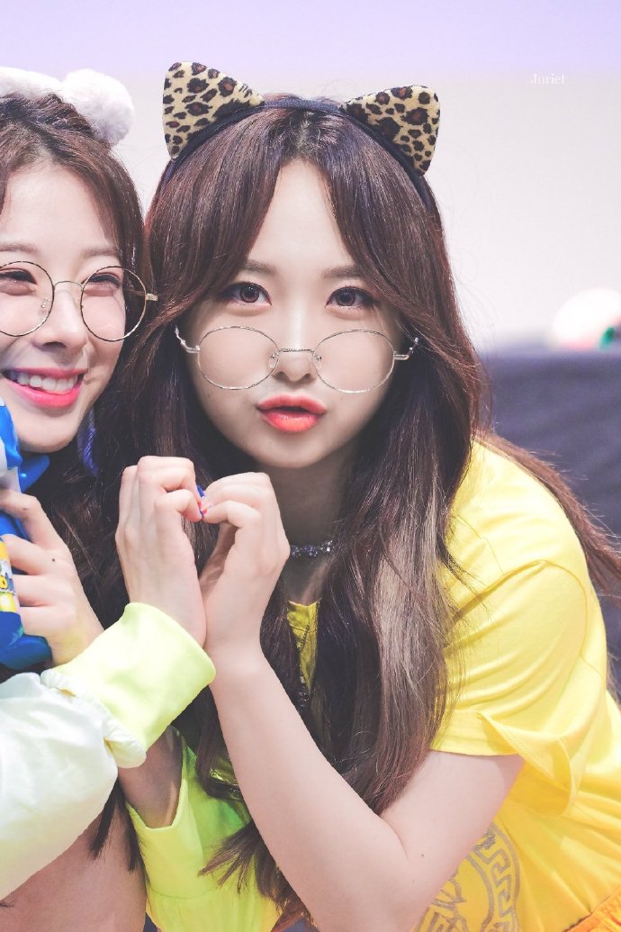 想变成像高桥朱里那样的日系水蜜桃小仙女吗~蜜桃系彩妆必不可少