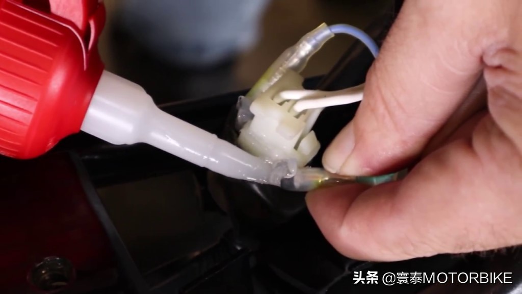 摩托车涉水高度测试,摩托车水面测试