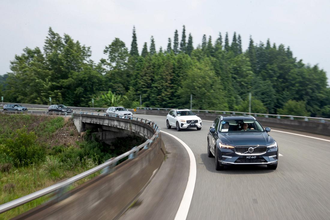 沃尔沃XC60安全测评,沃尔沃suvxc90和xc60选哪个