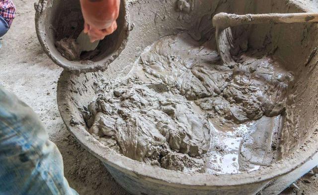 水泥地起砂有什么好办法,水泥地起砂修补多厚