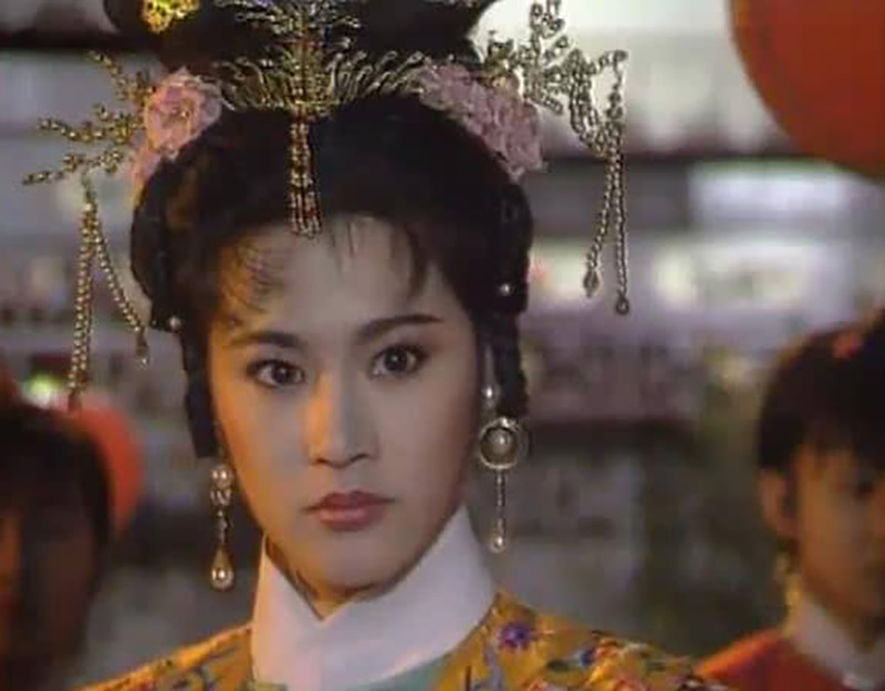 出生7天父母离婚,遭兄母凌虐嫌弃,演《绝代双骄》成最美慕容九