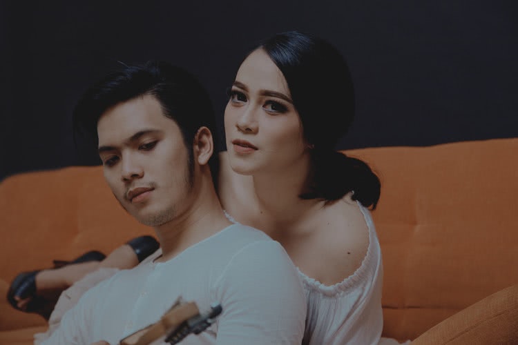 男女交往对方不主动联系你,男女交往时怎么让对方主动联系