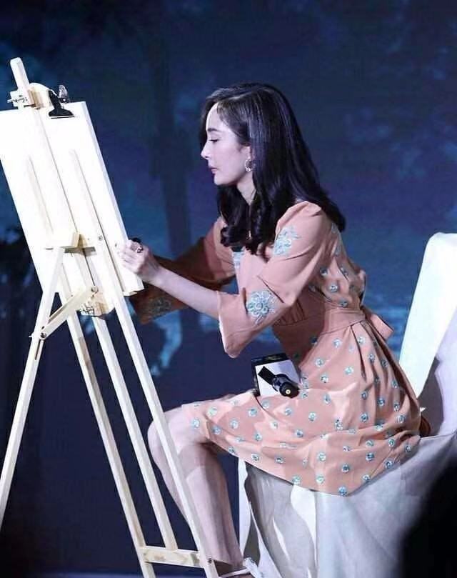 高颜值又能玩转书画的杨幂,离婚是最正确决定,定会遇到更好的人