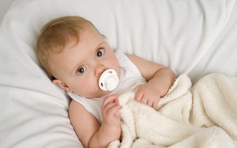 宝宝咬嘴唇如何干预,宝宝咬嘴唇怎么干预