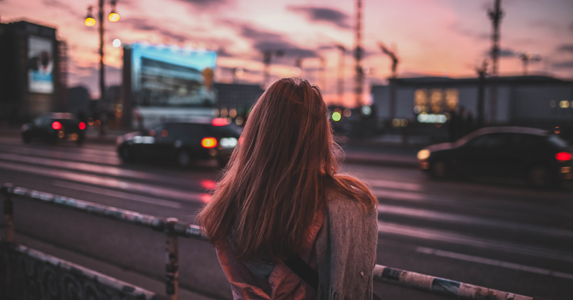 故事:她交新男友,高兴告知4年男闺蜜,却不知挂电话后他整个人都呆了