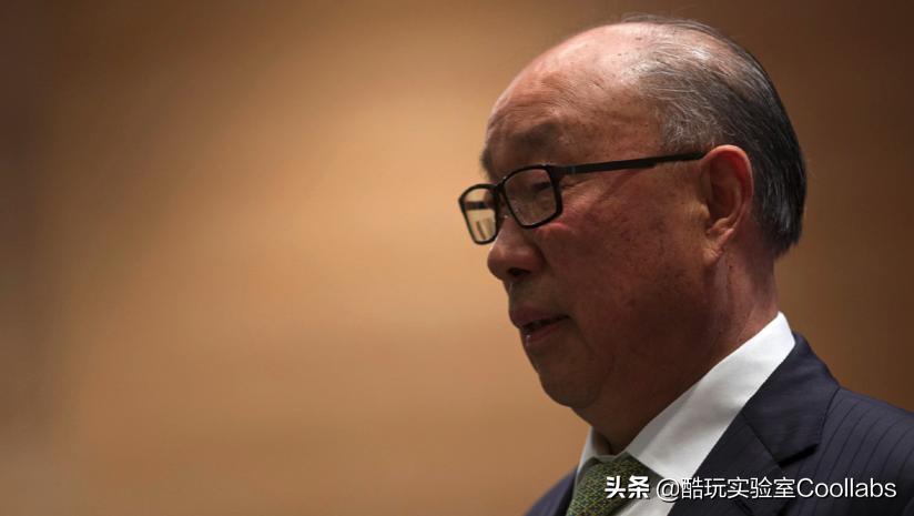 81岁河南首富，*养包***妇情**、暗通美国？