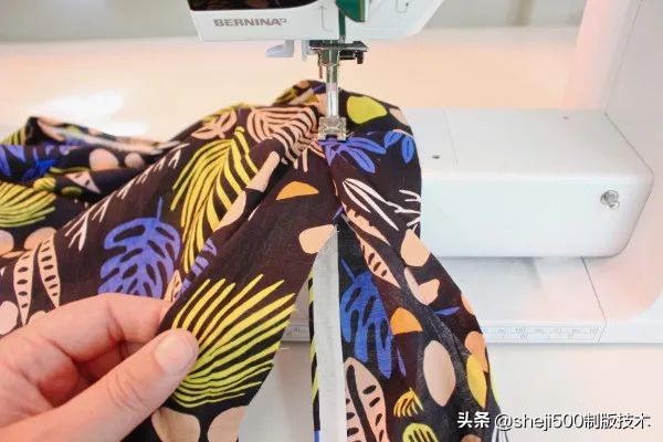 时尚一片式裹裙连衣裙裁剪图,后开叉裙的缝制方法