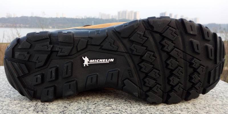 适合宽脚徒步登山鞋,又能徒步又能通勤的徒步鞋