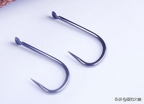 鱼钩分为哪几个型号,鱼钩的种类钓鲫鱼用什么鱼钩