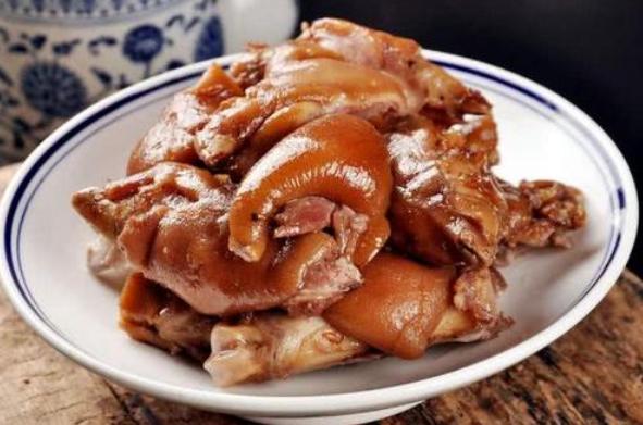 酱猪蹄的家常做法软烂视频,年夜饭酱猪蹄这样做软烂入味