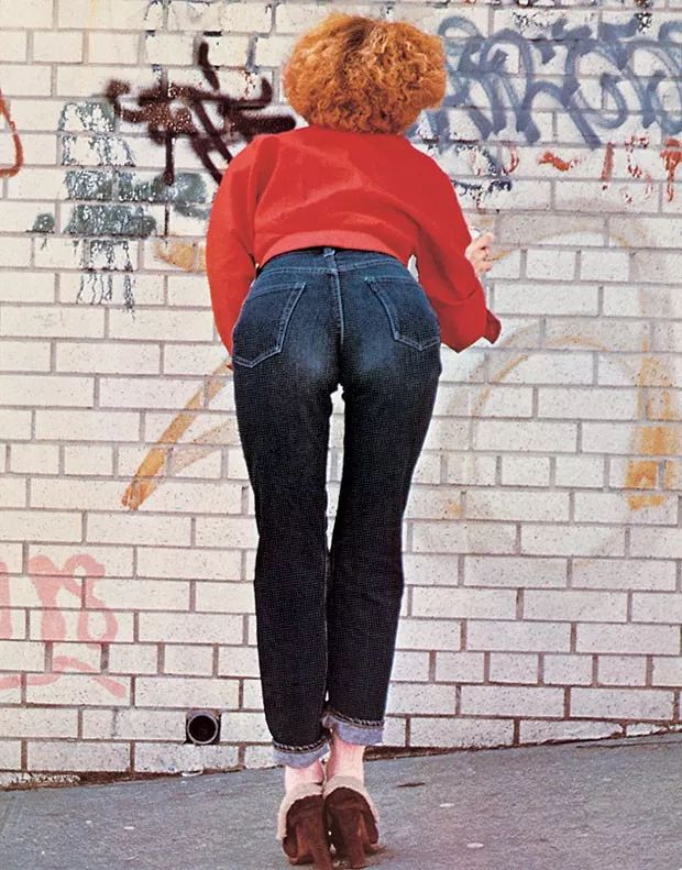 人间芭比lisa白色衣服跳舞,人间芭比lisa穿蓝衣服跳舞