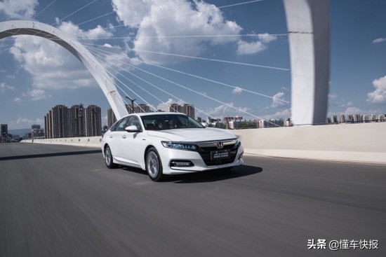本田技术到底有多强,长期霸榜本田十代雅阁靠什么取胜