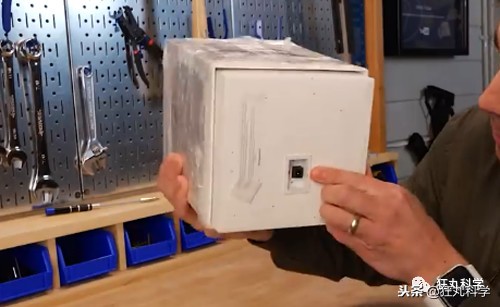 工程师制作闪光臭屁包裹，专治偷快递的*贼毛**