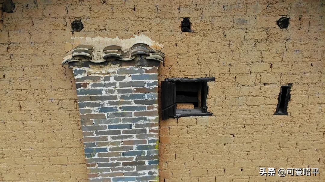 贺州昭平长寿之乡,昭平县百年炮楼图片