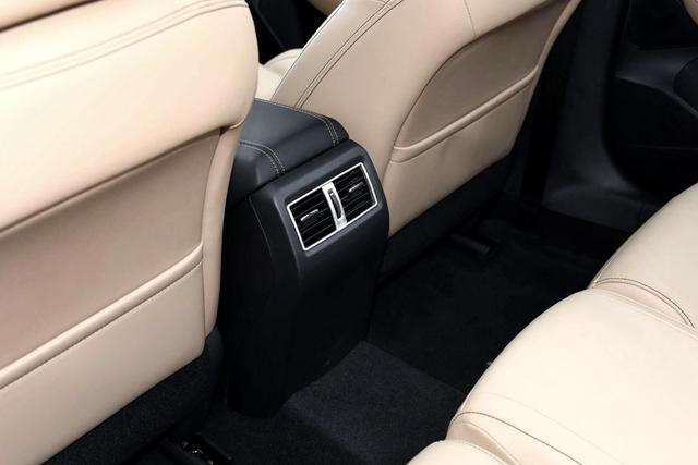 日产西玛海外改款来袭还值得买吗,外观不输百万车