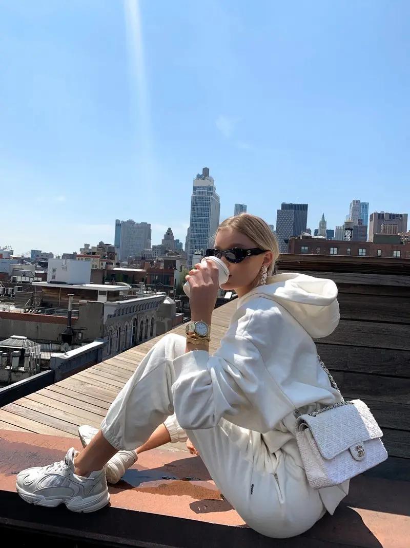 圆脸女生怎么选墨镜,圆脸女生如何选择大牌眼镜