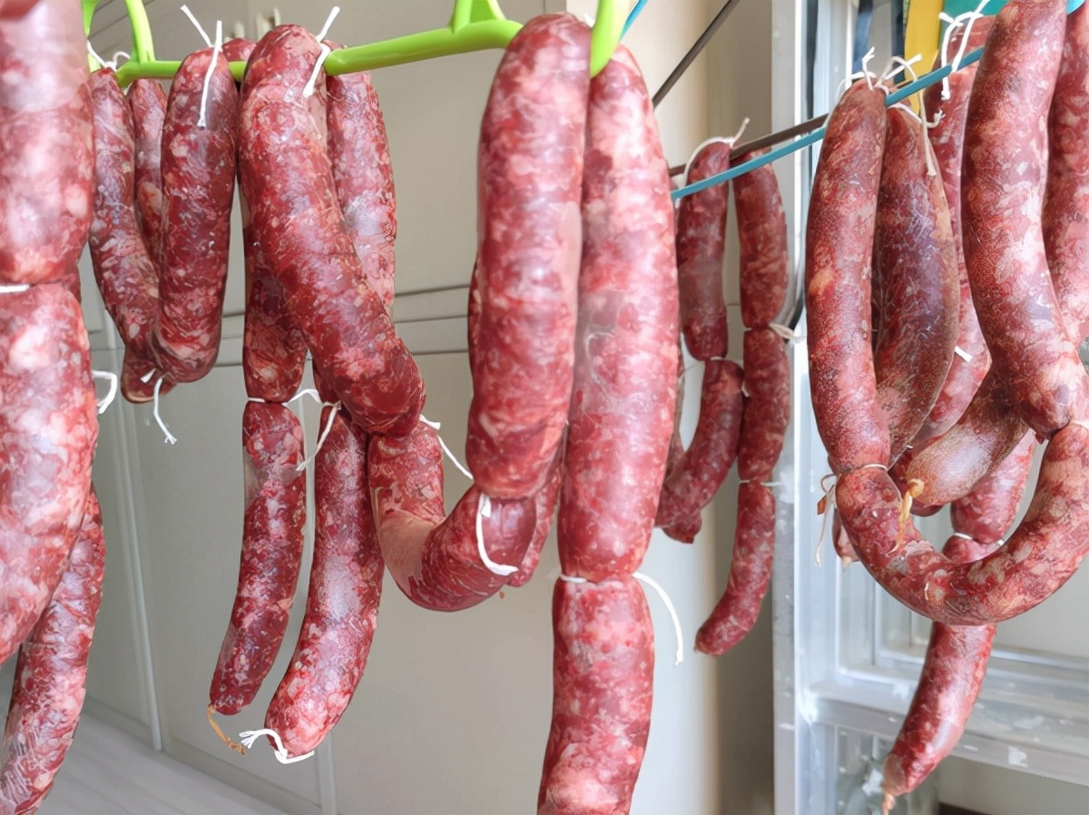 想学自己灌香肠怎么做,想灌香肠东西准备好了怎么发圈