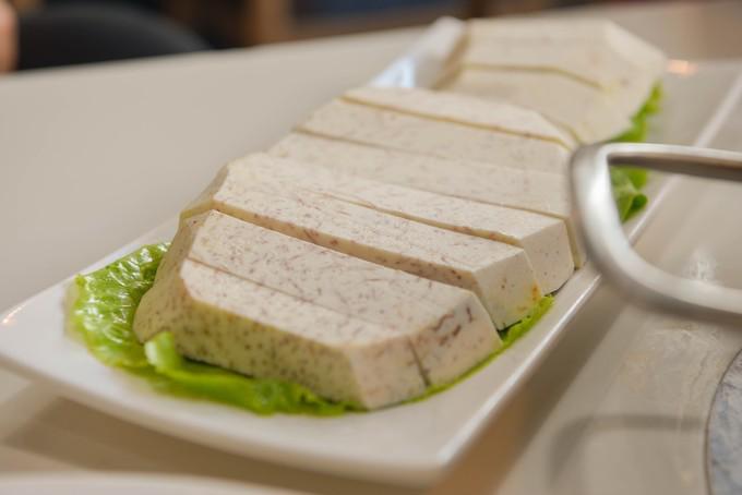 在三亚吃正宗的椰子鸡，不妨试试这两家（海南海岸行者旅行社）