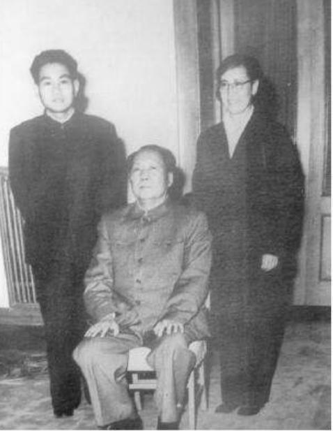 毛*东泽**卫士长李银桥，相伴15年分别，主席说：你比我的孩子还亲