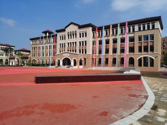 大连外国语学校开学典礼,大连文谷双语学校升旗仪式