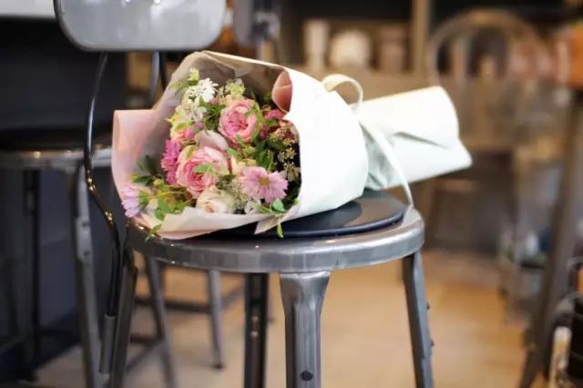 花束都做不好，你还怎么开花店