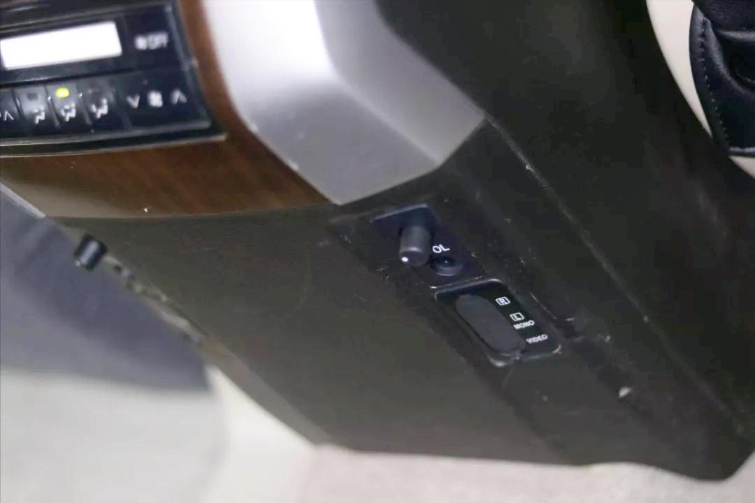 怪兽修车:翻新“残损不堪”的二手霸道LC150,满血复活变新车