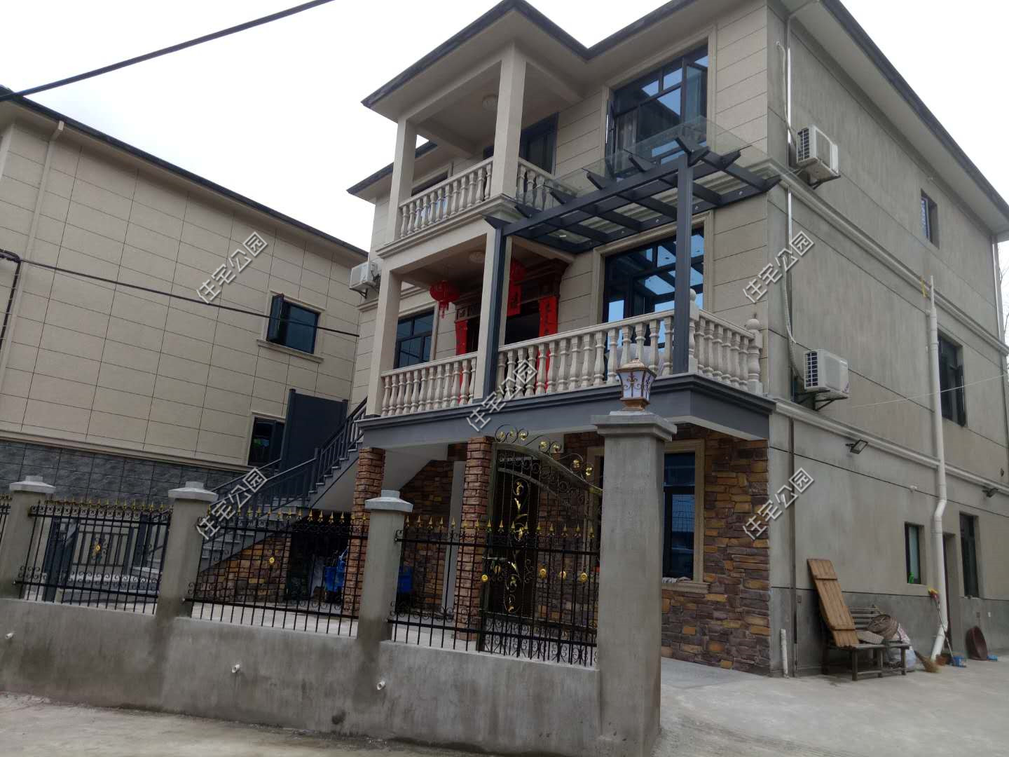 浙江周先生晒农村新家,点工收费240元一天,70万建三层值不值?