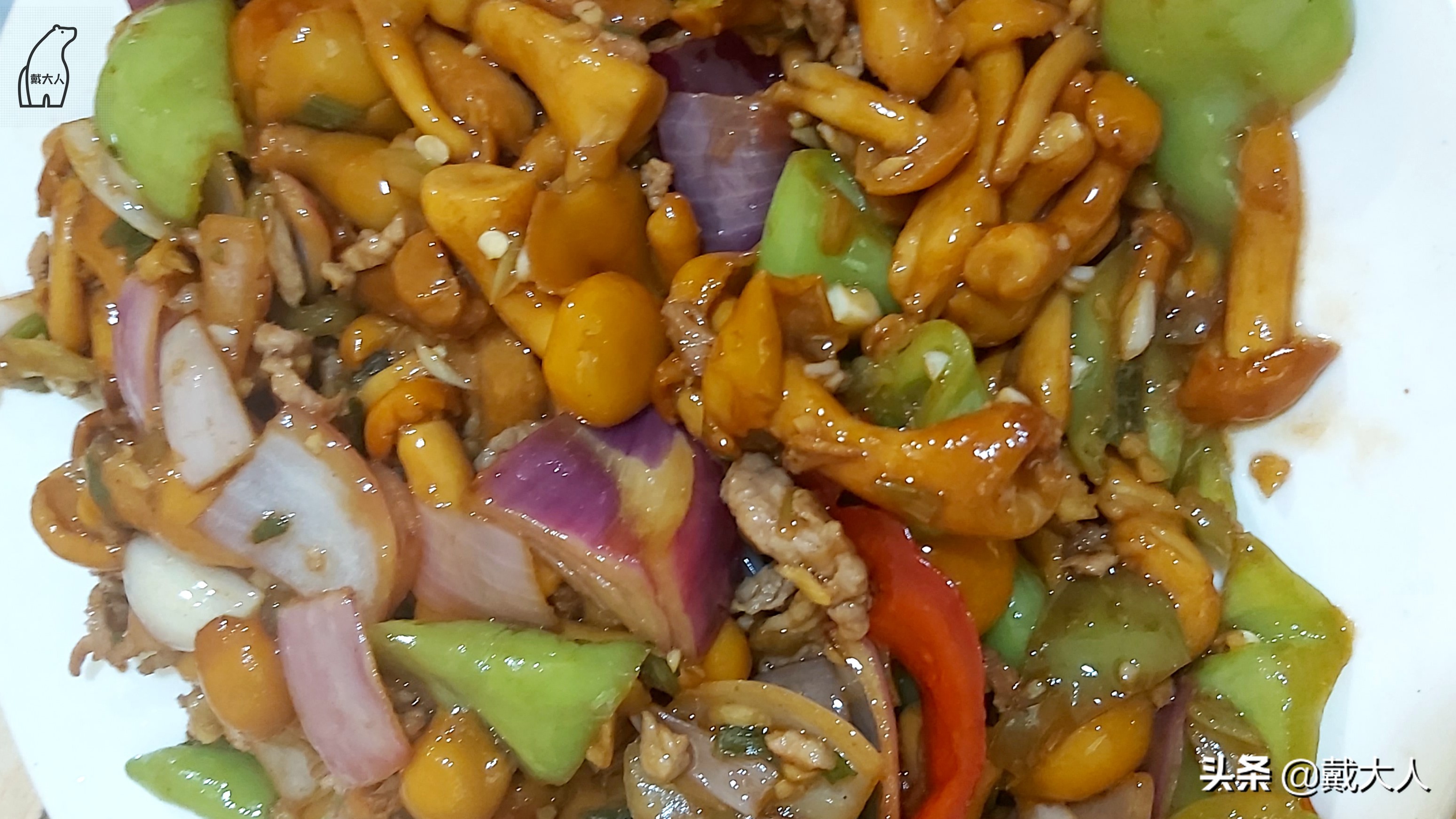 老戴我第一次吃到东北菜，原来机车工厂这条路才是真美食宝藏啊