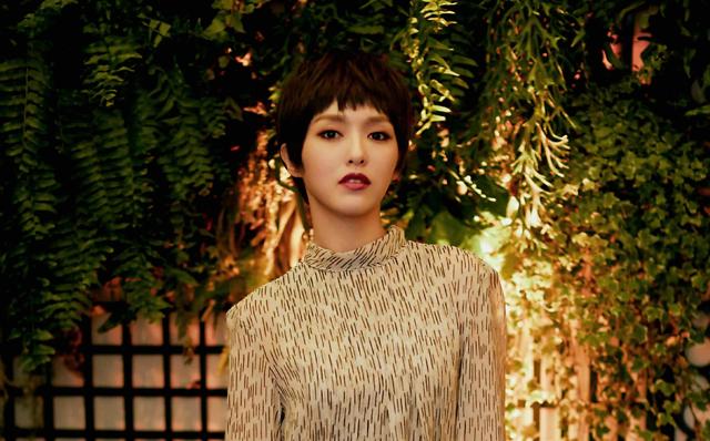 空气刘海不想留了怎么变八字刘海,今年不再流行空气刘海