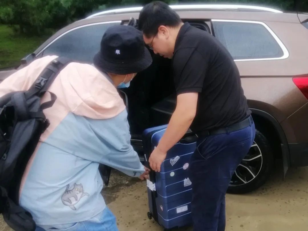 绿岛“背影”|这些瞬间,因为有你而更温暖难忘!