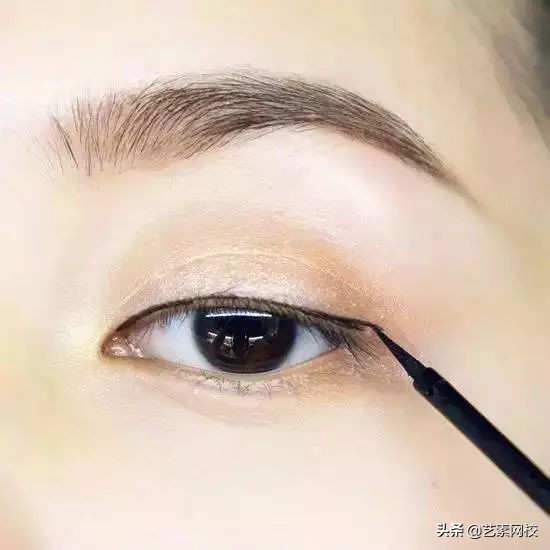 正确的淡妆化妆步骤怎样化淡妆,化简单淡妆化妆的正确步骤