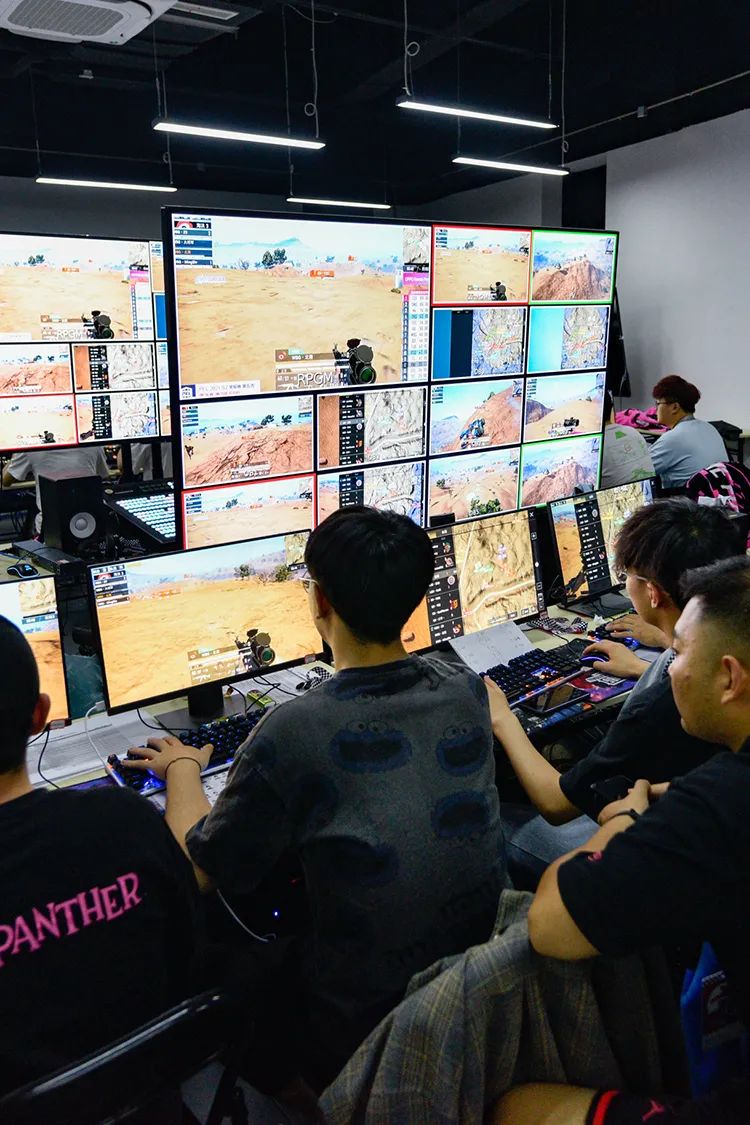 普通的追梦人|PEL群像:为梦想奋斗的普通工作者们