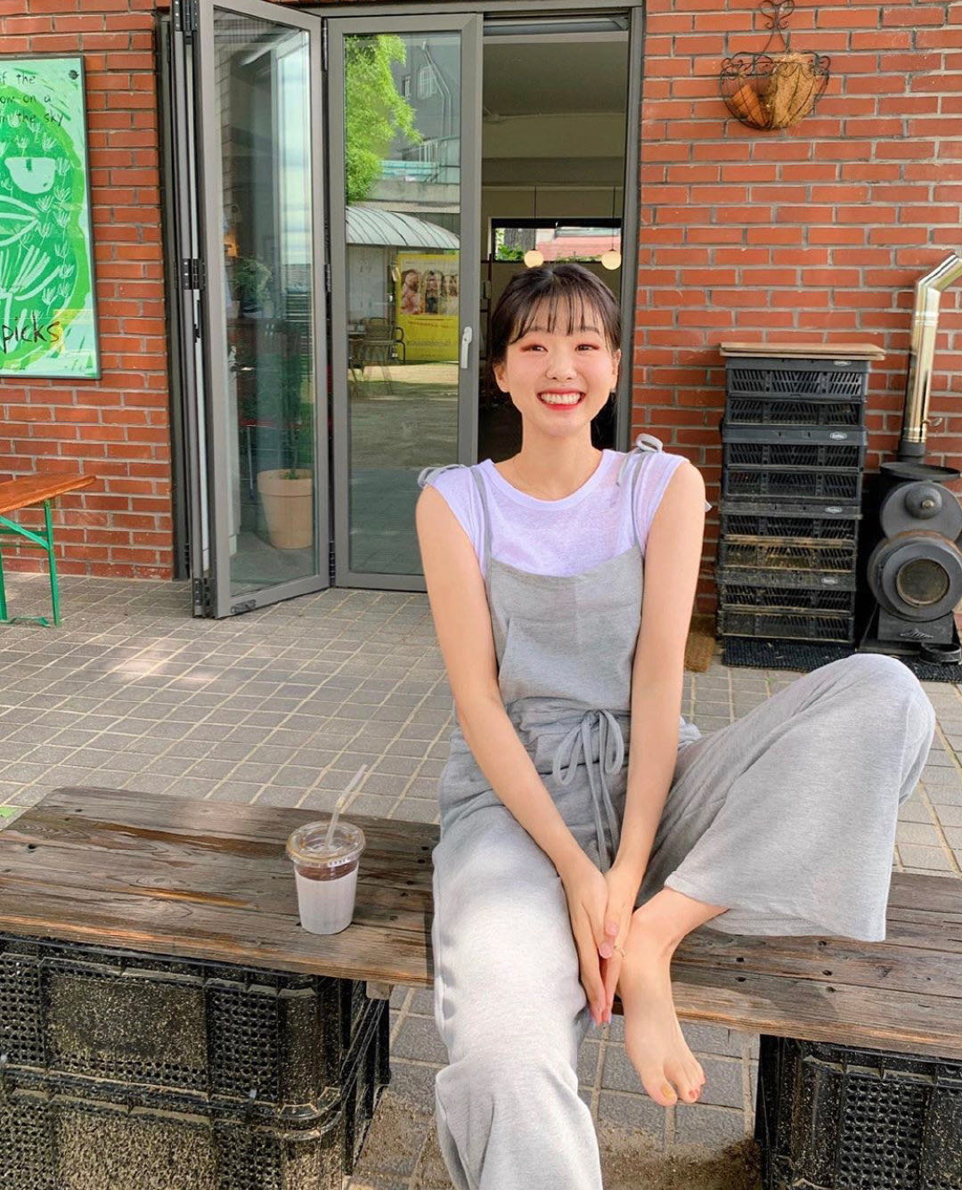 值得推荐的韩系穿搭博主,韩国穿搭博主穿衣服过程