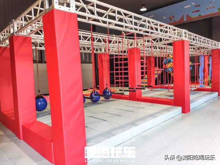 蹦床馆网红滑梯室内,旱雪滑梯蹦床公园
